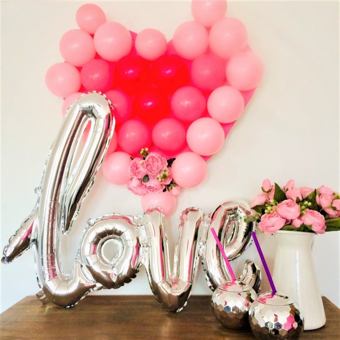 How to make a heart shaped balloon decoration