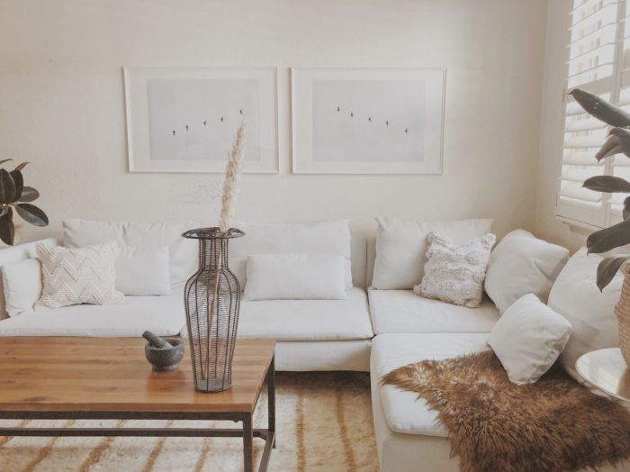 How to decorate a white living room