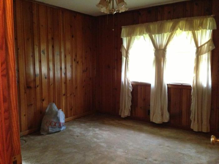 How to decorate room with wood paneling